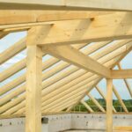 Więźba dachowa – co ile stawiać krokwie?